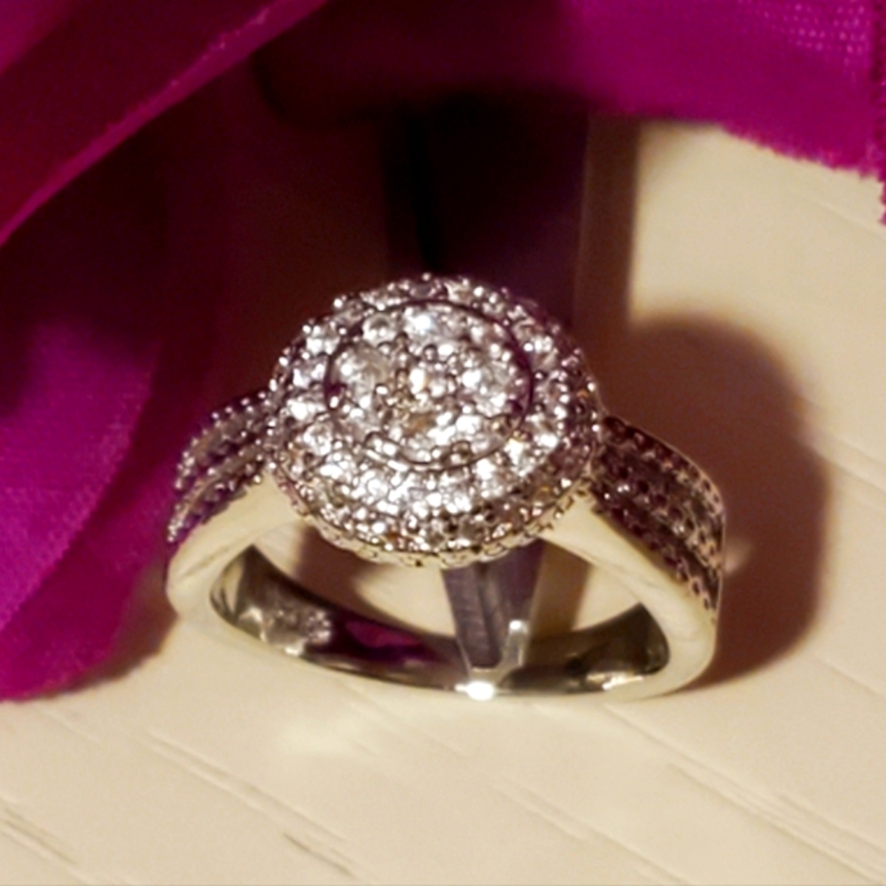 Charming Cubic Zirconia Round Cut Ring - Picture 2 of 3